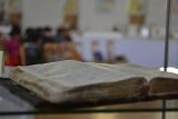 2013-01-07-vystava-bible-vcera-dnes-a-zitra-zborov-0088