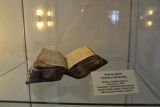 2013-04-15-vystava-bible-vcera-dnes-a-zitra-trstena-20001-0425