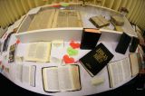 2012-01-09-vystava-bible-vcera-dnes-a-zitra-trebisov-0151