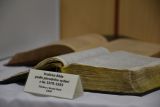 2012-02-20-vystava-bible-vcera-dnes-a-zitra-vranov-nad-toplou-0076