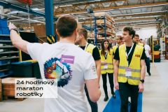 2025-04-09-abb-smart-view-a-keyence-otevrely-studentum-dvere-do-realneho-sveta-robotiky-1-1500x1000