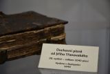 2011-12-12-vystava-bible-vcera-dnes-a-zitra-vrbno-0100